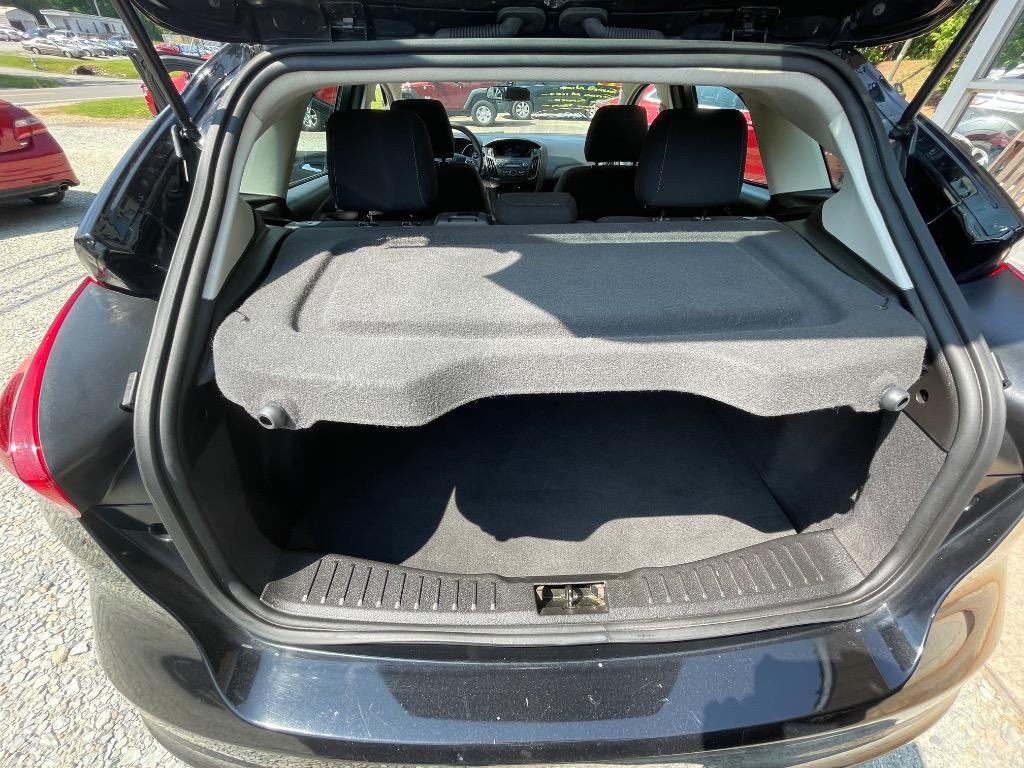 2018 Ford Focus SE - Photo 12