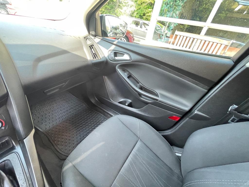 2018 Ford Focus SE - Photo 10